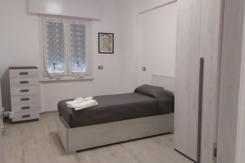 Titti'S House - Parcheggio Custodito In Garage Gratis เจนัว ภายนอก รูปภาพ