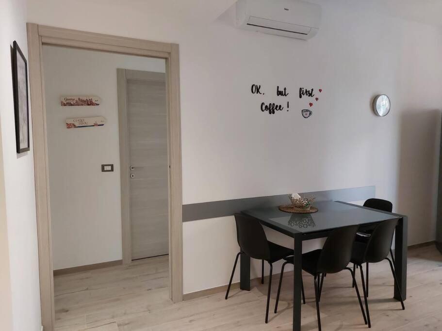 Titti'S House - Parcheggio Custodito In Garage Gratis เจนัว ภายนอก รูปภาพ