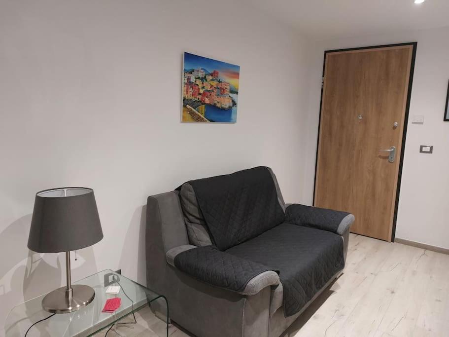 Titti'S House - Parcheggio Custodito In Garage Gratis เจนัว ภายนอก รูปภาพ
